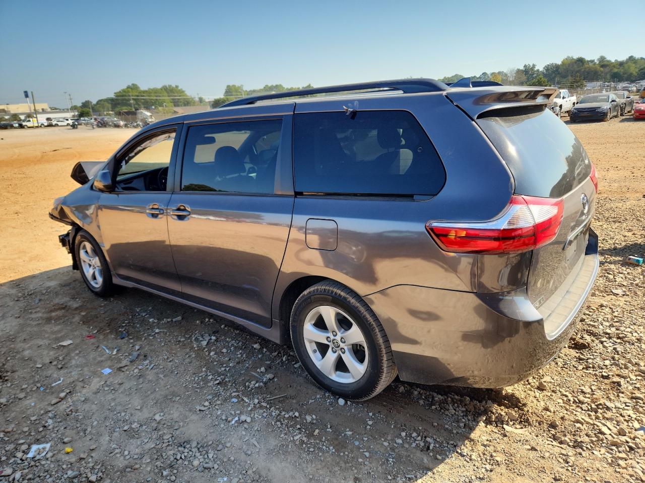 2020 TOYOTA SIENNA photo 2