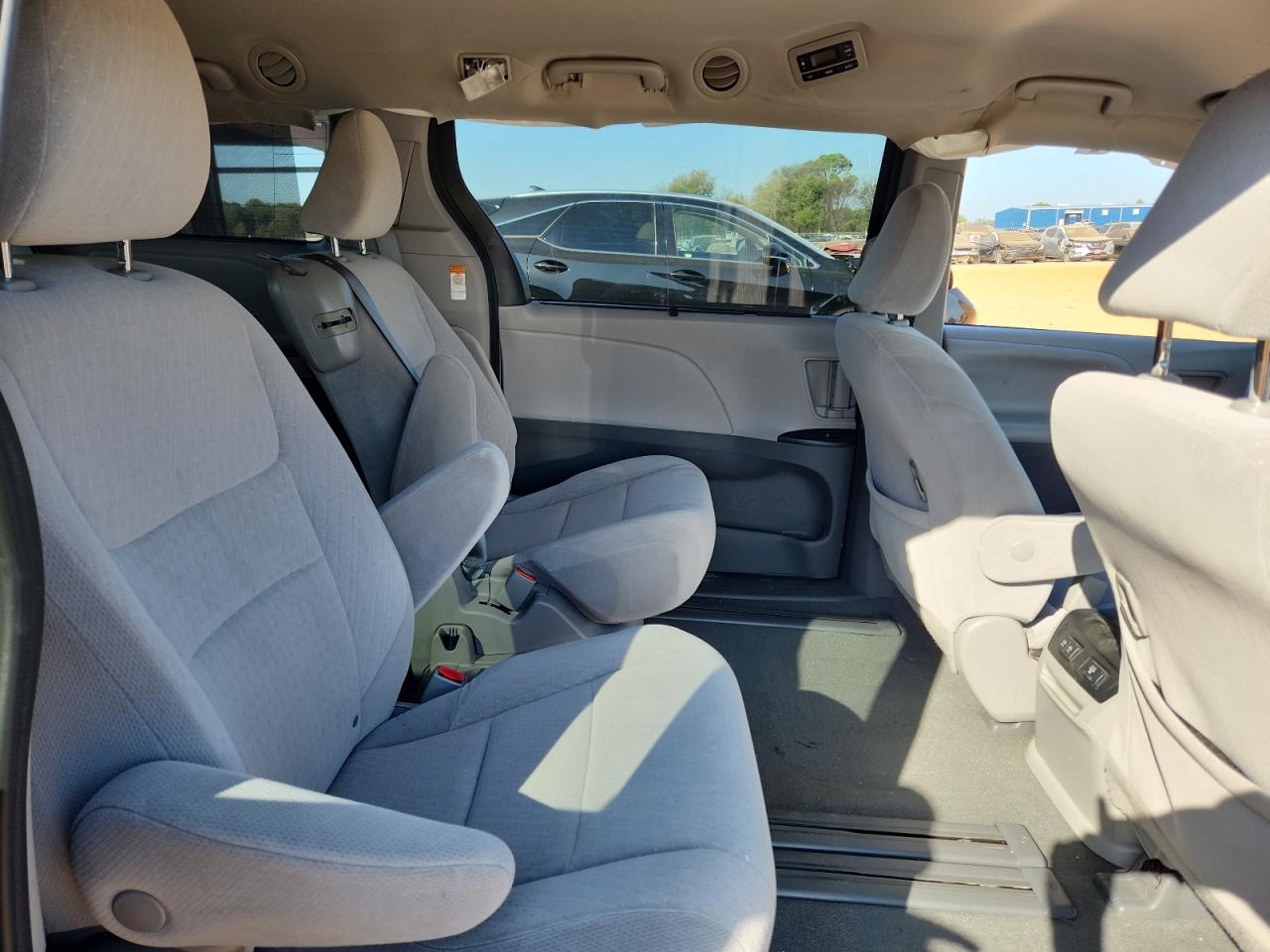 2020 TOYOTA SIENNA photo 11
