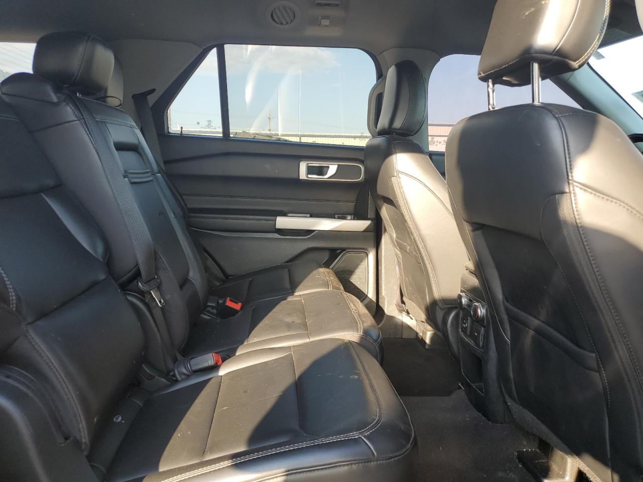 2021 FORD EXPLORER XLT photo 21