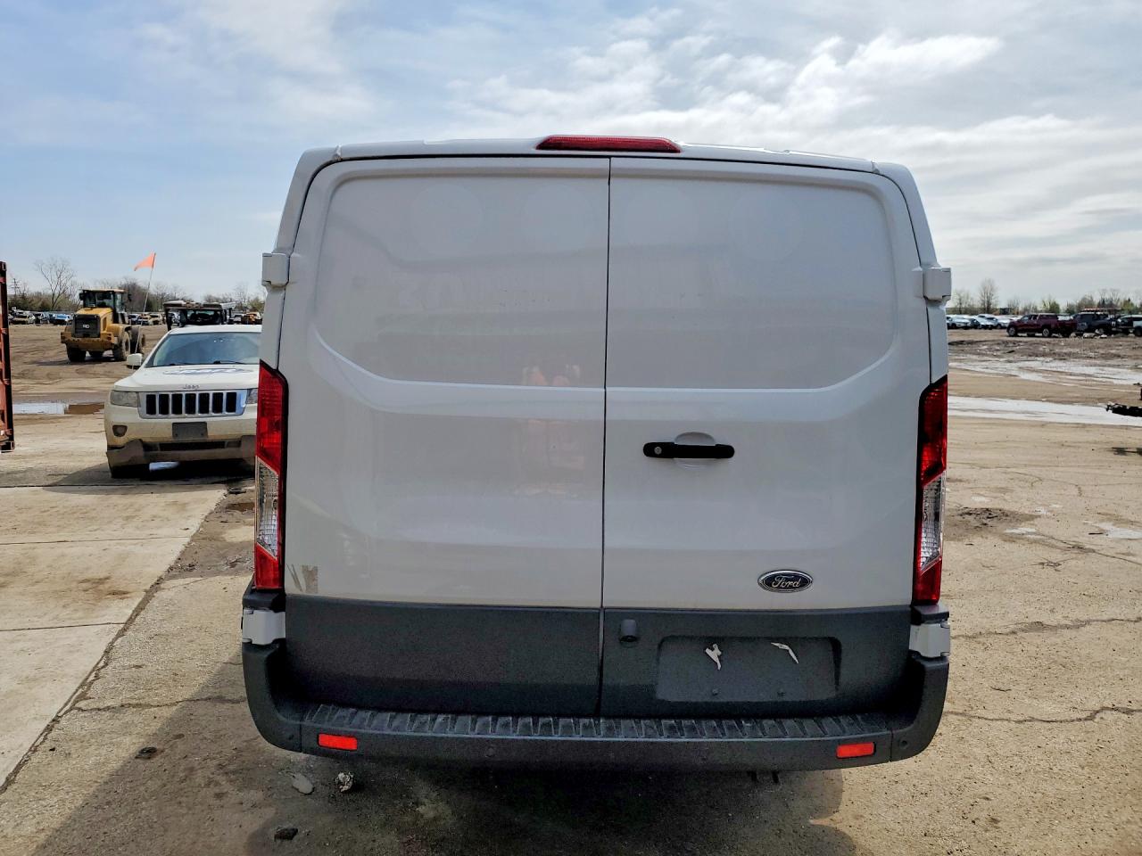 2025 FORD TRANSIT T-150 photo 12
