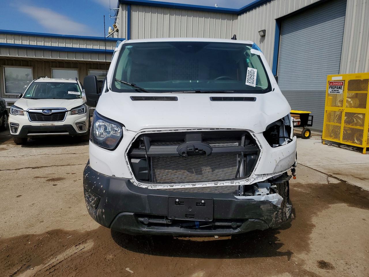 2025 FORD TRANSIT T-150 photo 10