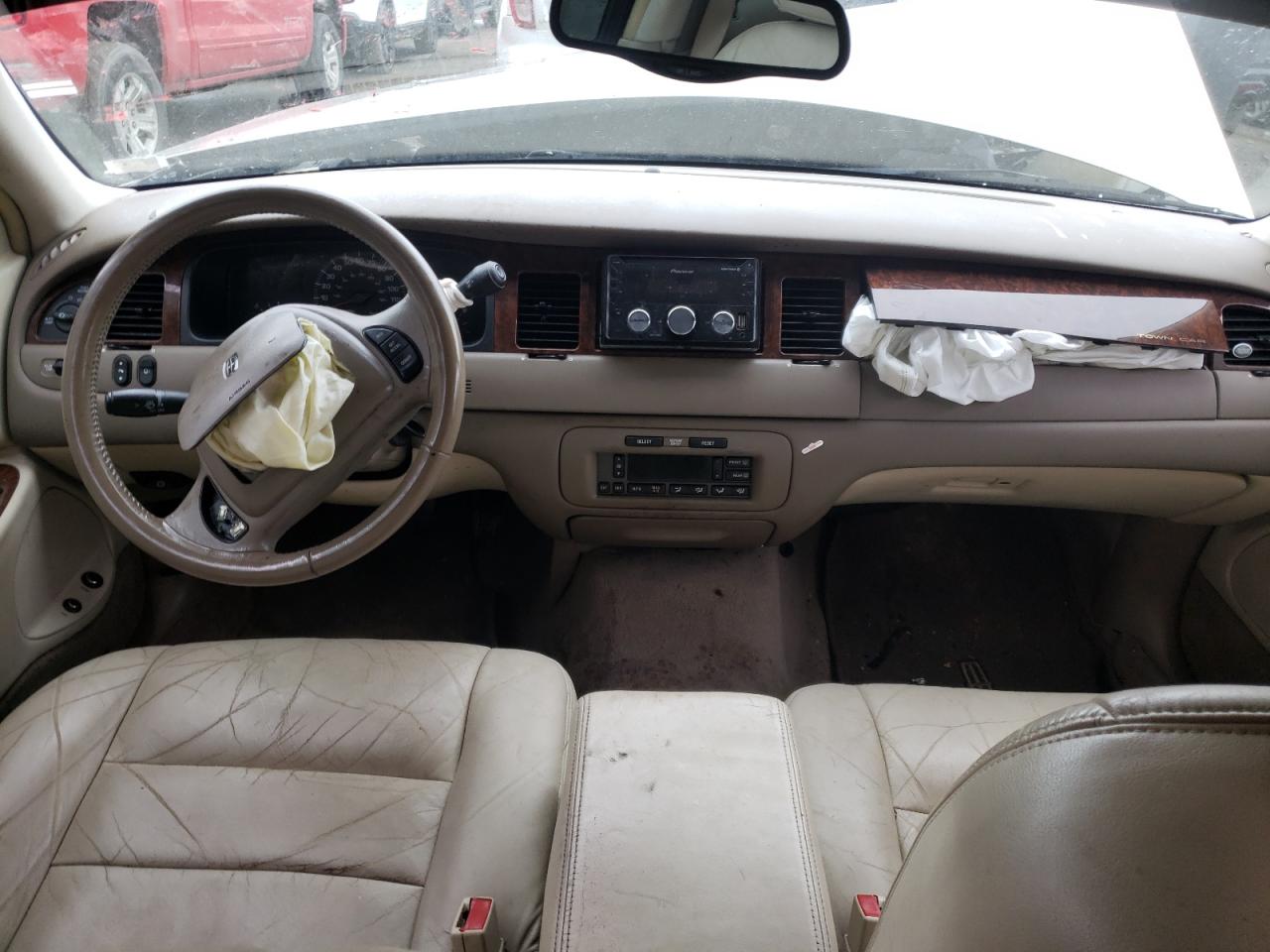 2001 LINCOLN TOWN CAR EXECUTIVE photo 8