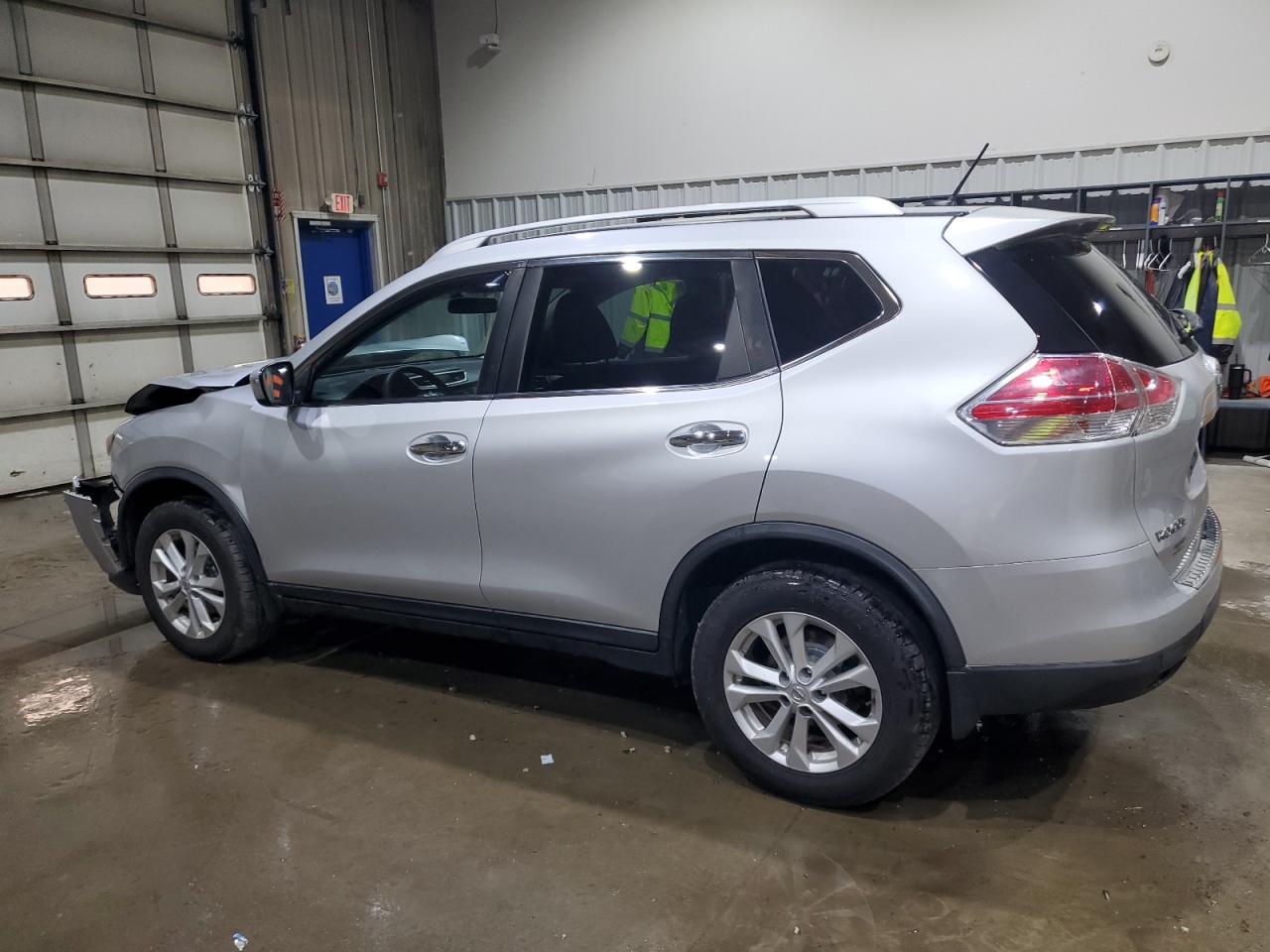 2016 NISSAN ROGUE SV photo 2