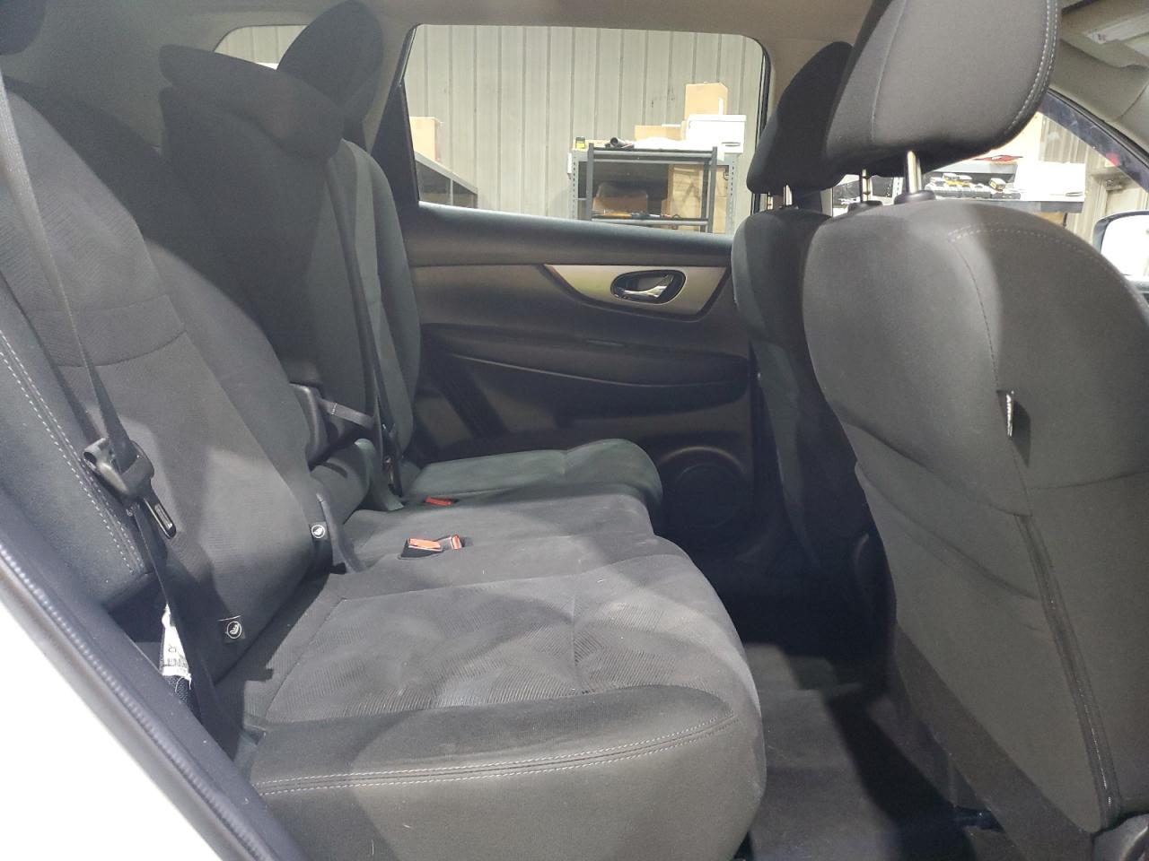 2016 NISSAN ROGUE SV photo 11