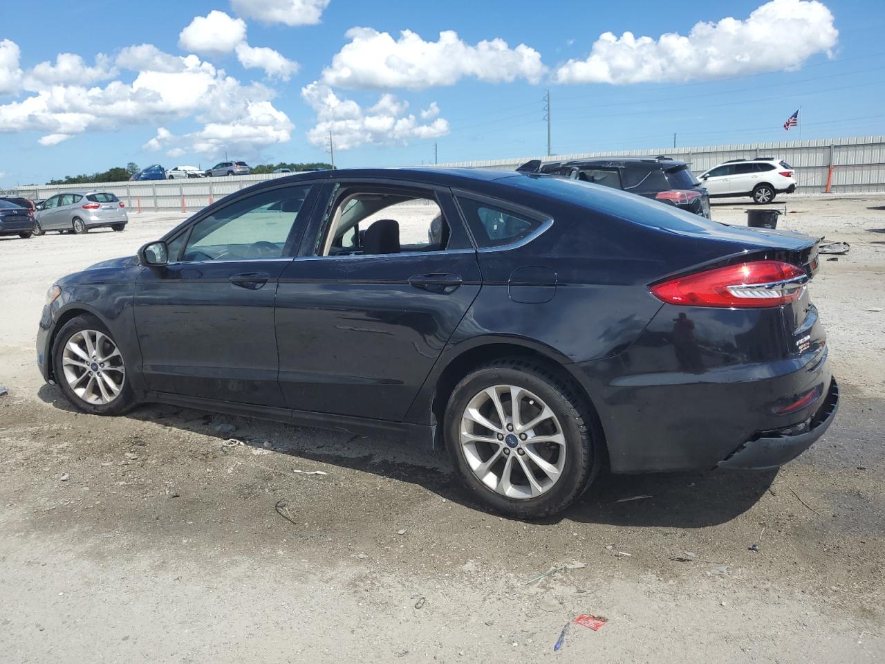 2020 FORD FUSION photo 2