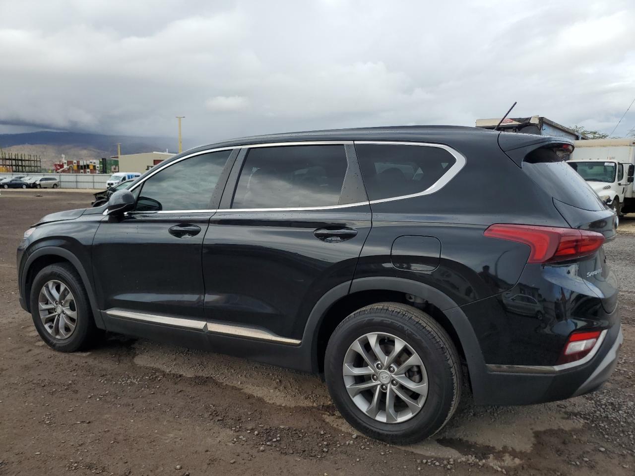 2019 HYUNDAI SANTA FE SE photo 3