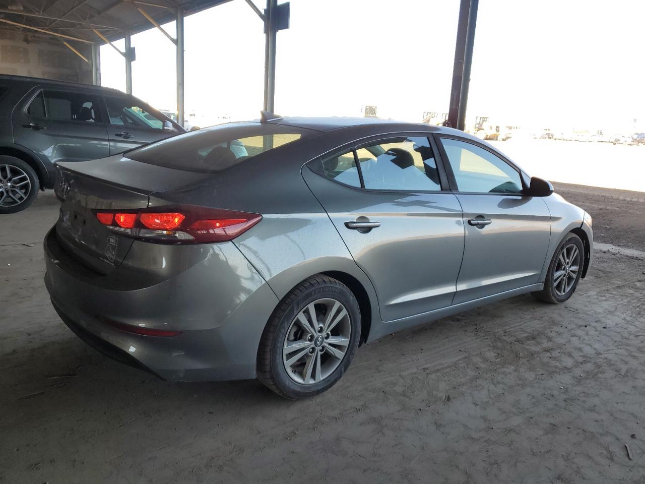 2018 HYUNDAI ELANTRA photo 9
