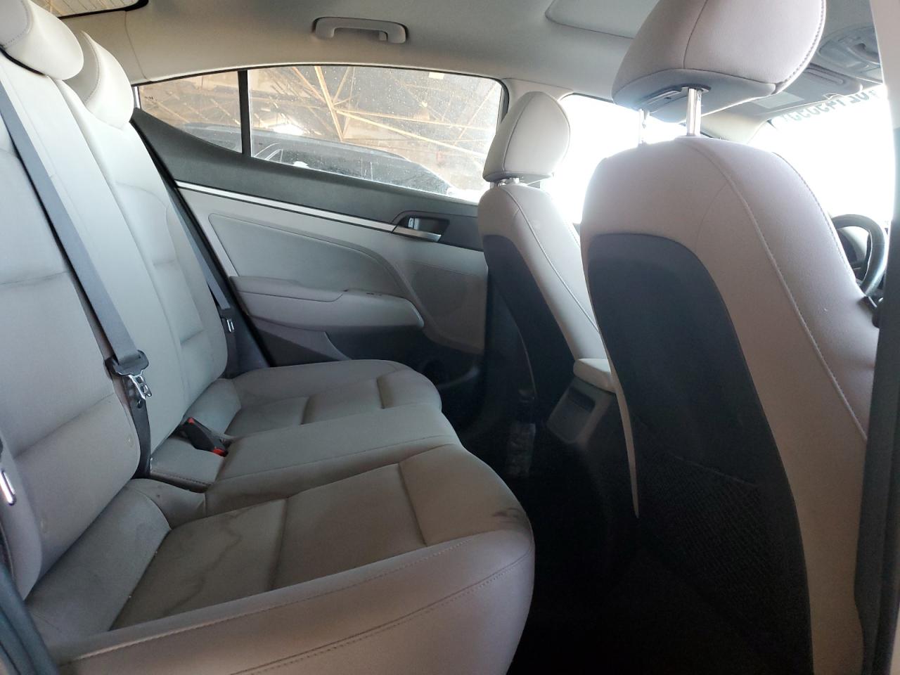 2018 HYUNDAI ELANTRA photo 37
