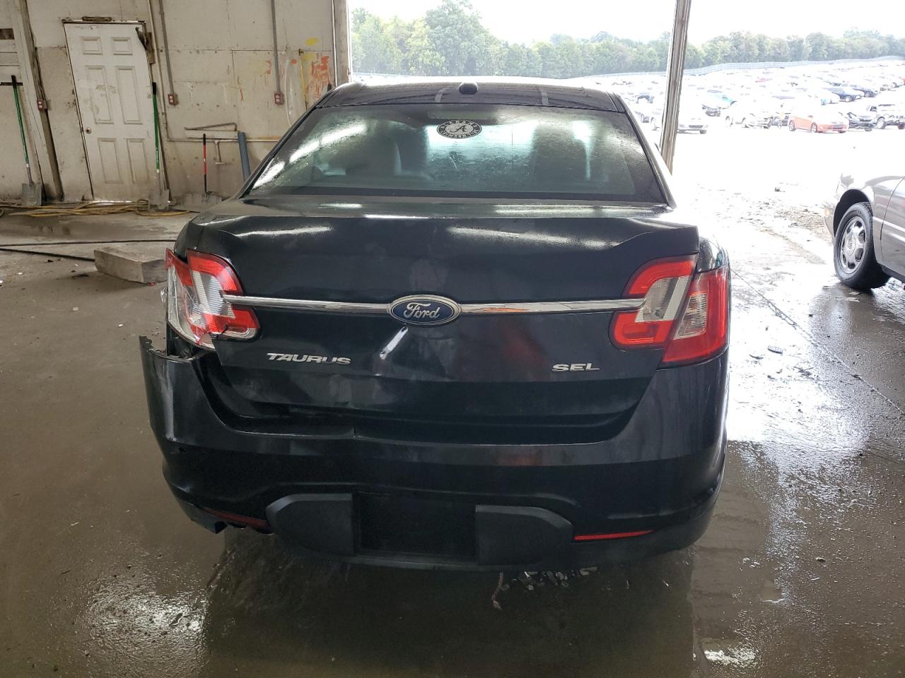 2011 FORD TAURUS SEL photo 11