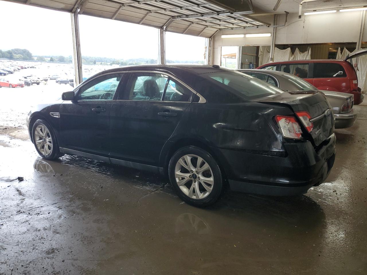 2011 FORD TAURUS SEL photo 3