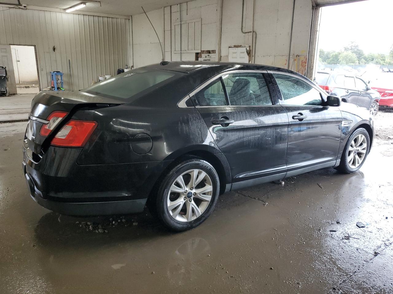 2011 FORD TAURUS SEL photo 5