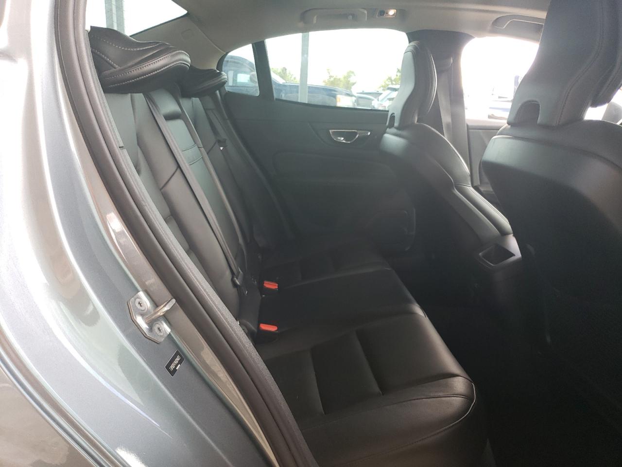 2019 VOLVO S60 T5 MOMENTUM photo 10