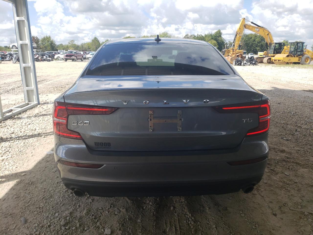 2019 VOLVO S60 T5 MOMENTUM photo 6
