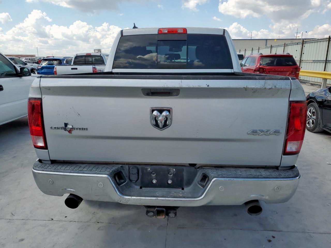 2017 RAM 1500 SLT photo 11