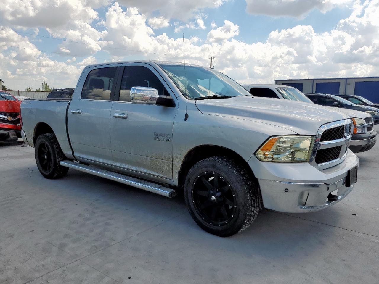 2017 RAM 1500 SLT photo 7
