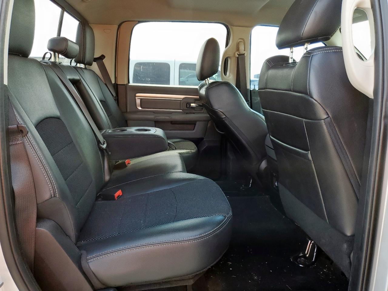 2017 RAM 1500 SLT photo 19