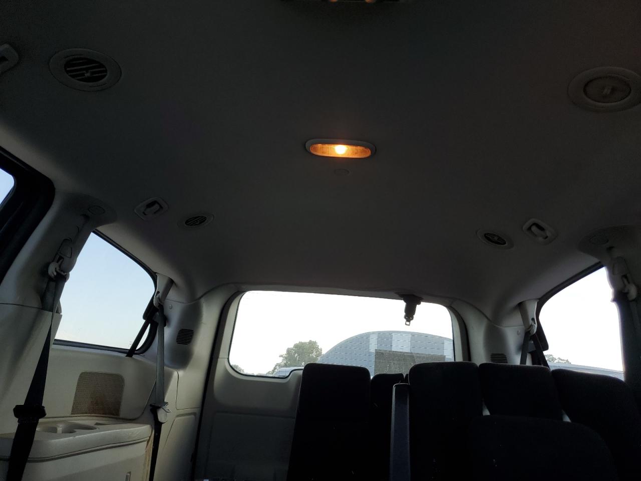 2011 DODGE GRAND CARAVAN EXPRESS photo 19