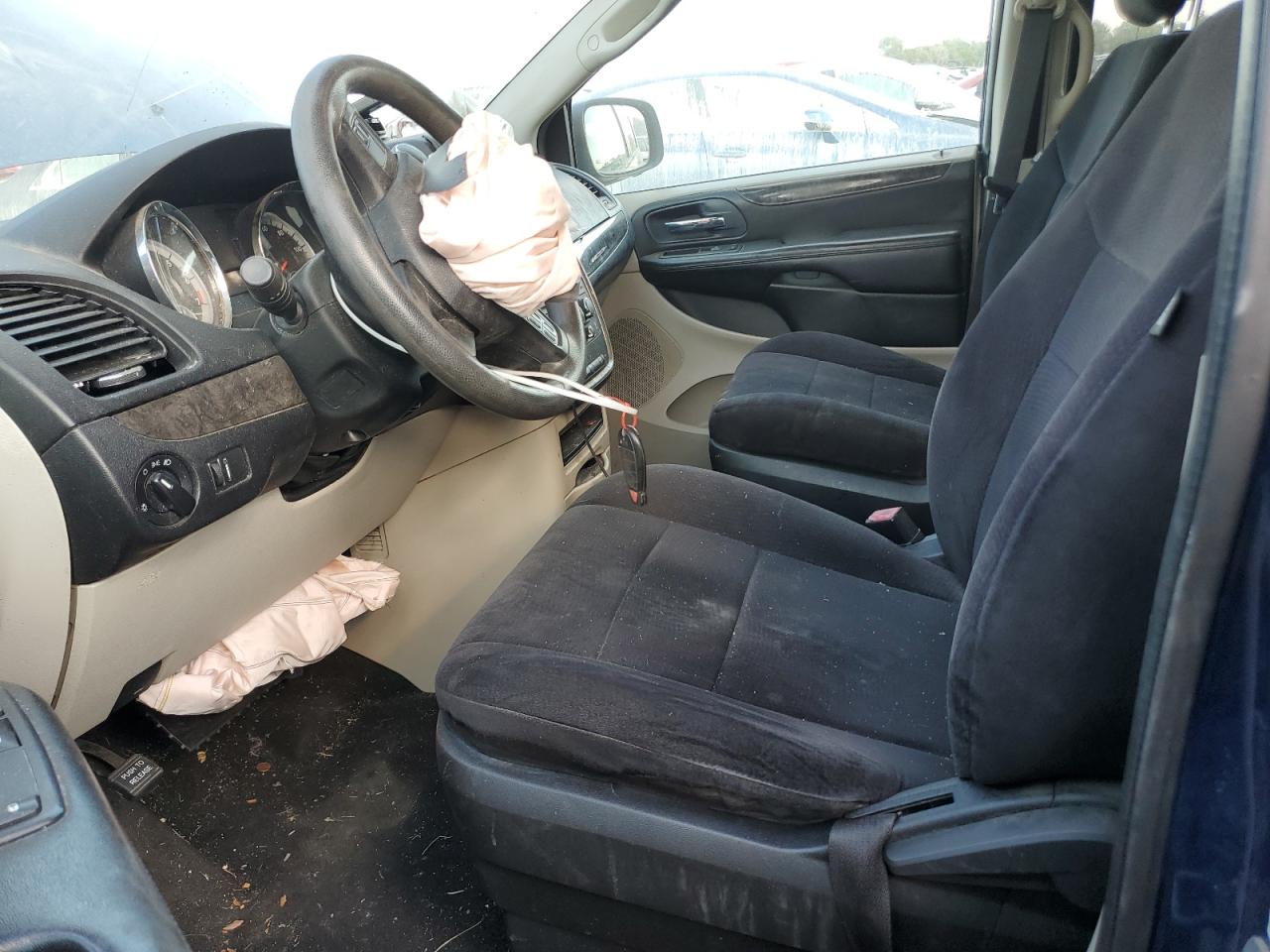 2011 DODGE GRAND CARAVAN EXPRESS photo 13