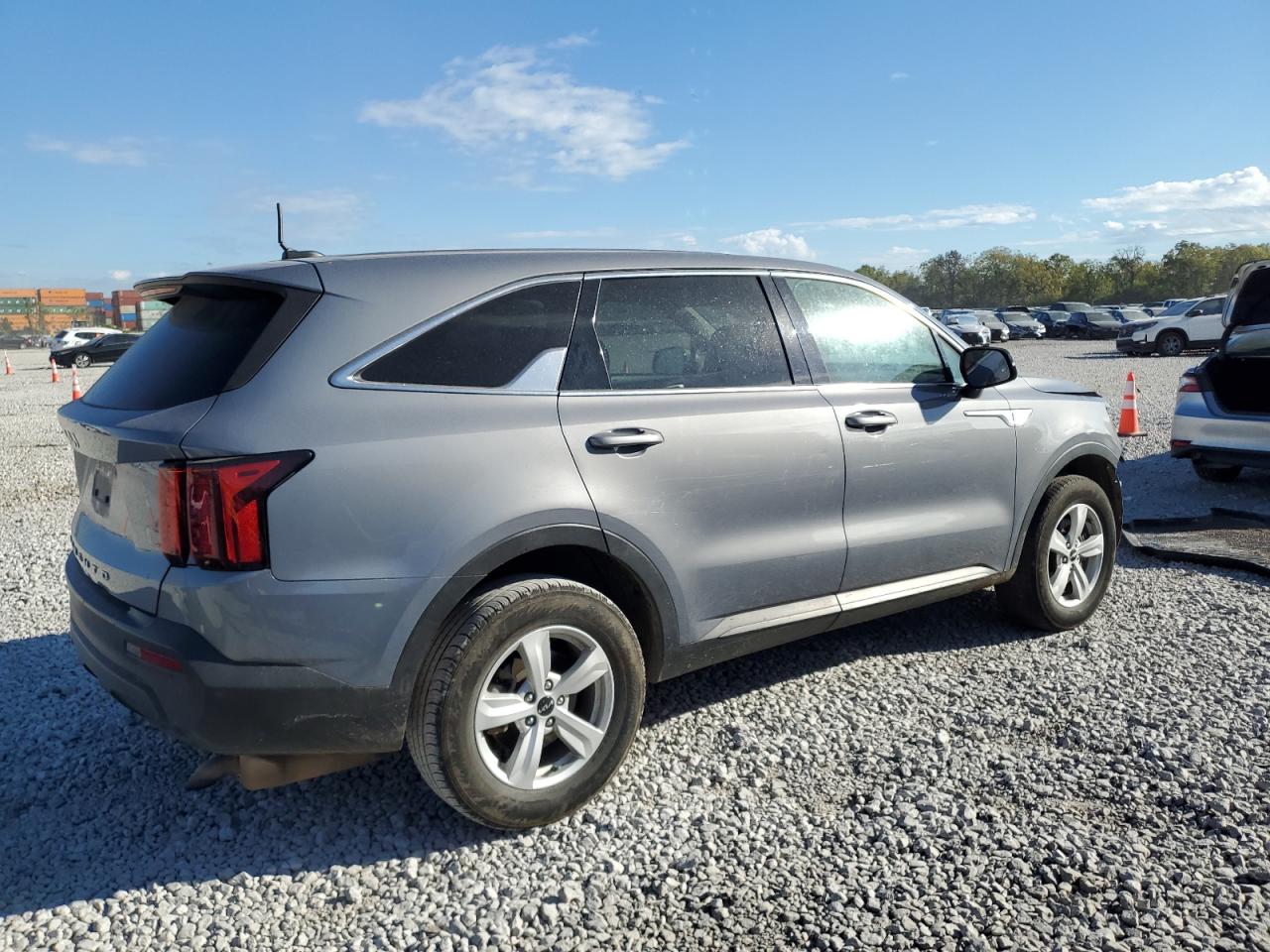 2022 KIA SORENTO LX photo 5