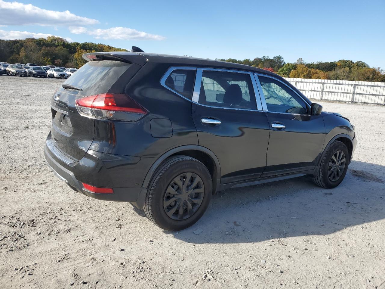 2018 NISSAN ROGUE S photo 3