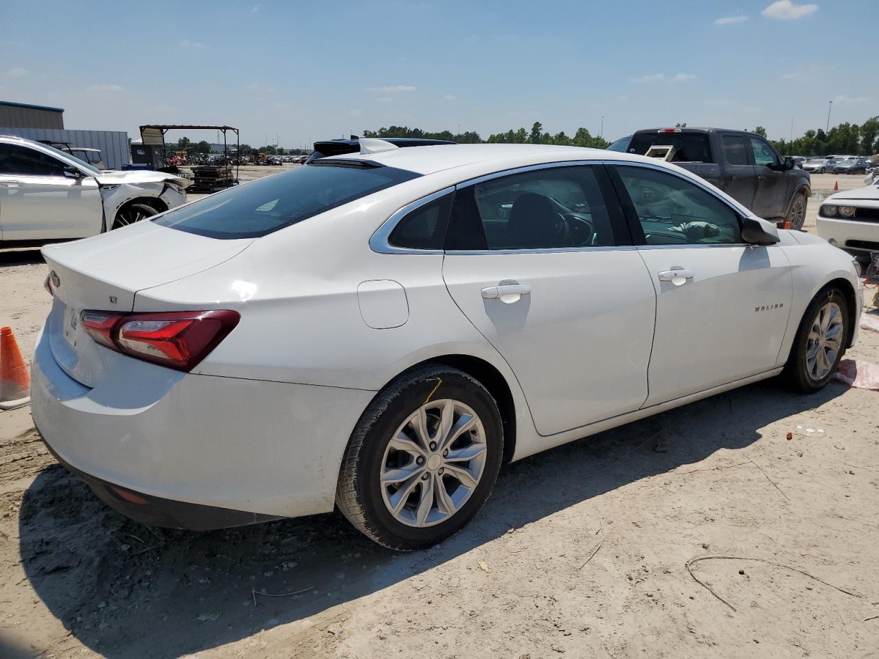 2020 CHEVROLET MALIBU LT photo 5