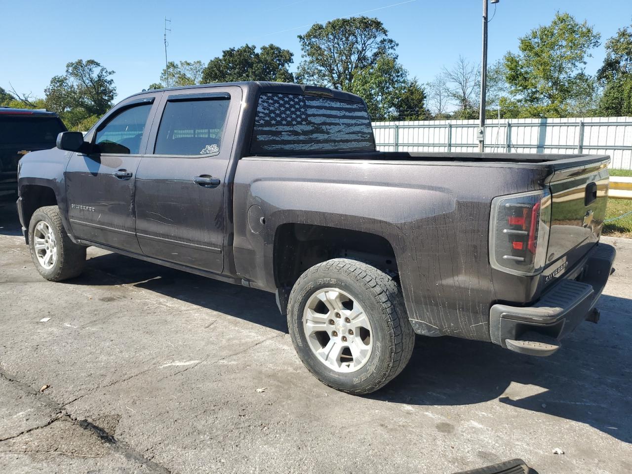 2016 CHEVROLET SILVERADO K1500 LT photo 3