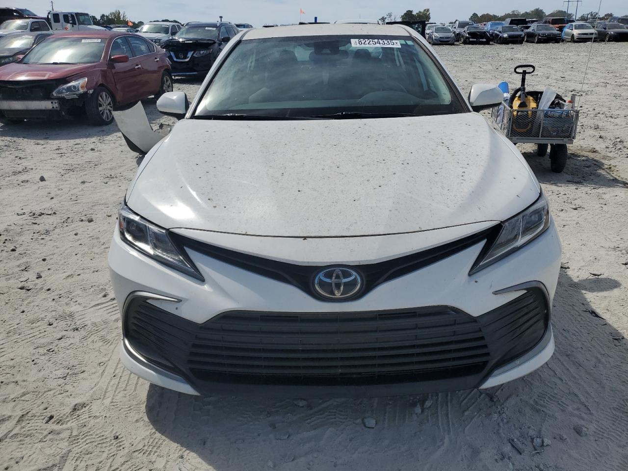 2022 TOYOTA CAMRY LE photo 5