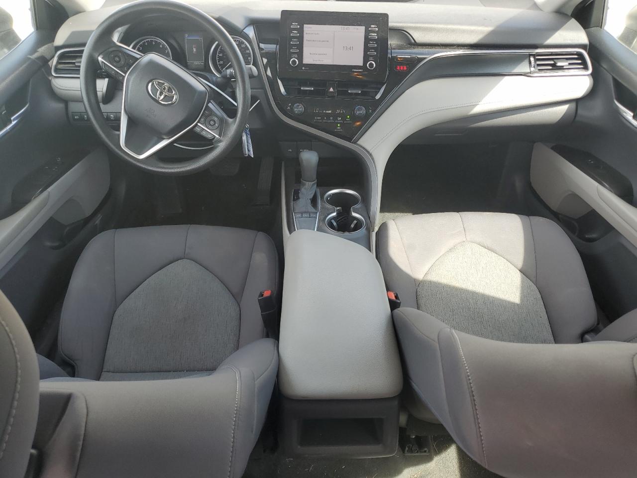 2022 TOYOTA CAMRY LE photo 8