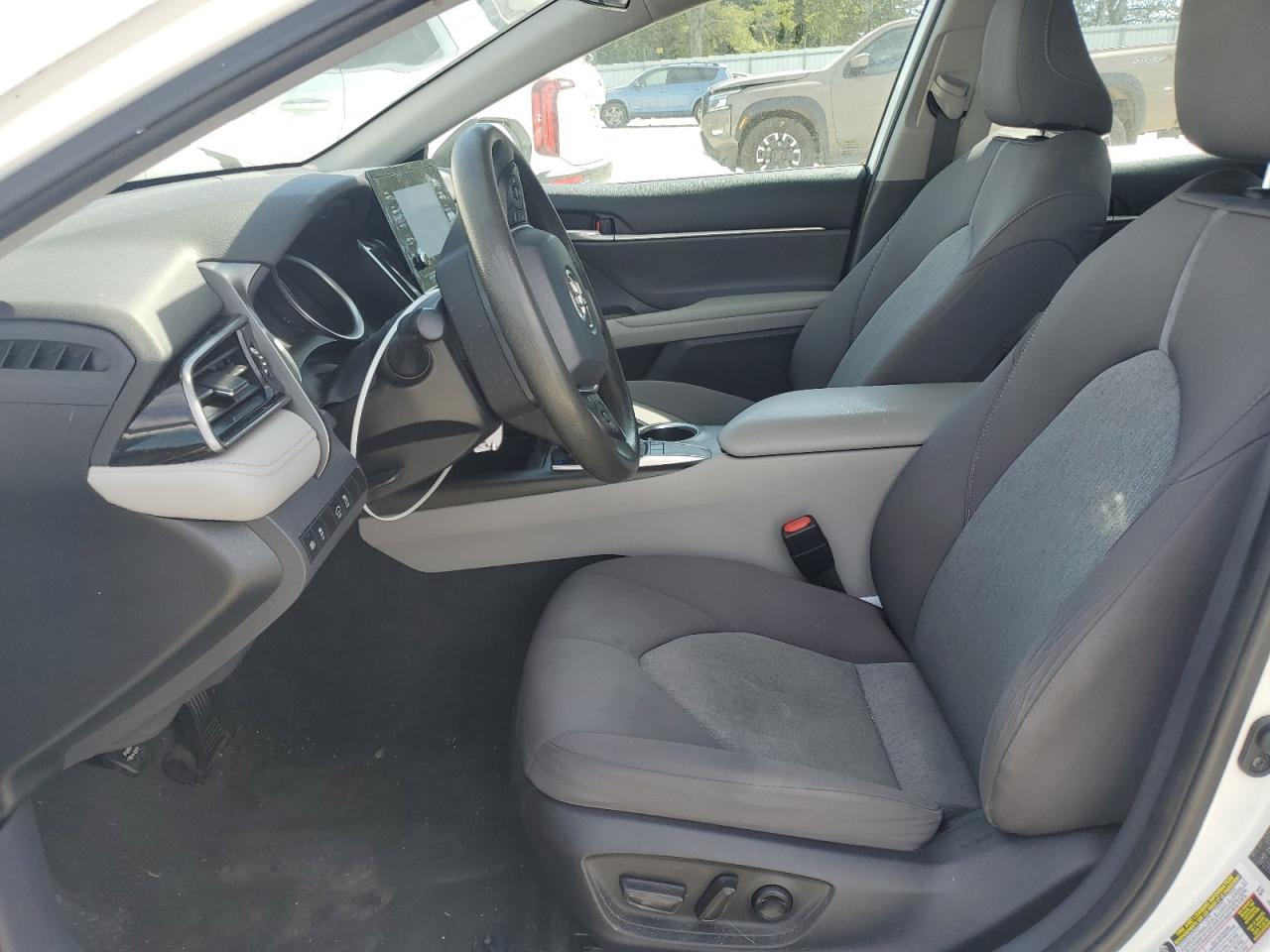 2022 TOYOTA CAMRY LE photo 7