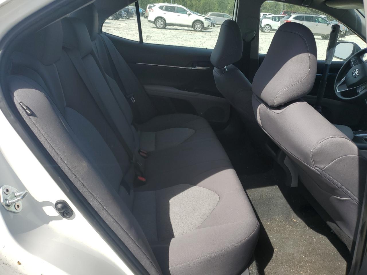 2022 TOYOTA CAMRY LE photo 10