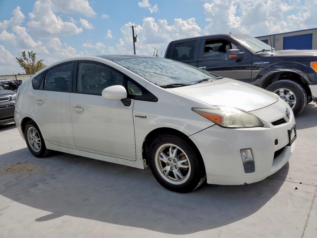 2010 TOYOTA PRIUS photo 7