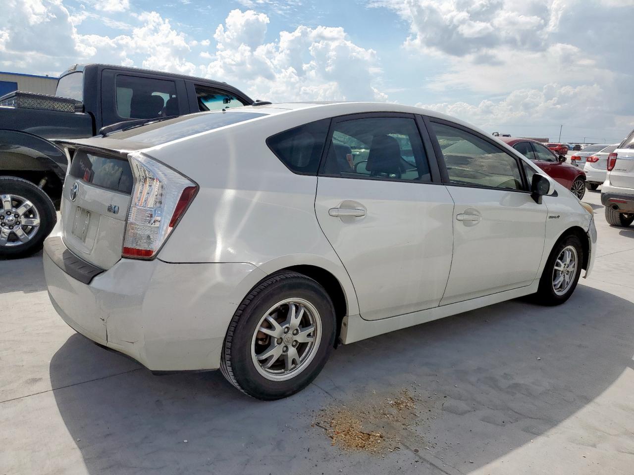 2010 TOYOTA PRIUS photo 5
