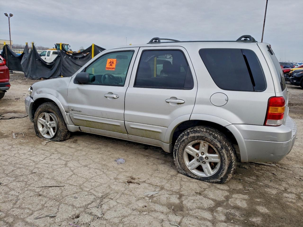 2006 FORD ESCAPE photo 2