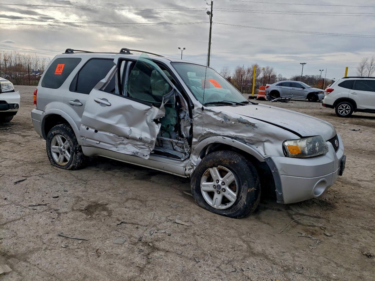 2006 FORD ESCAPE photo 4