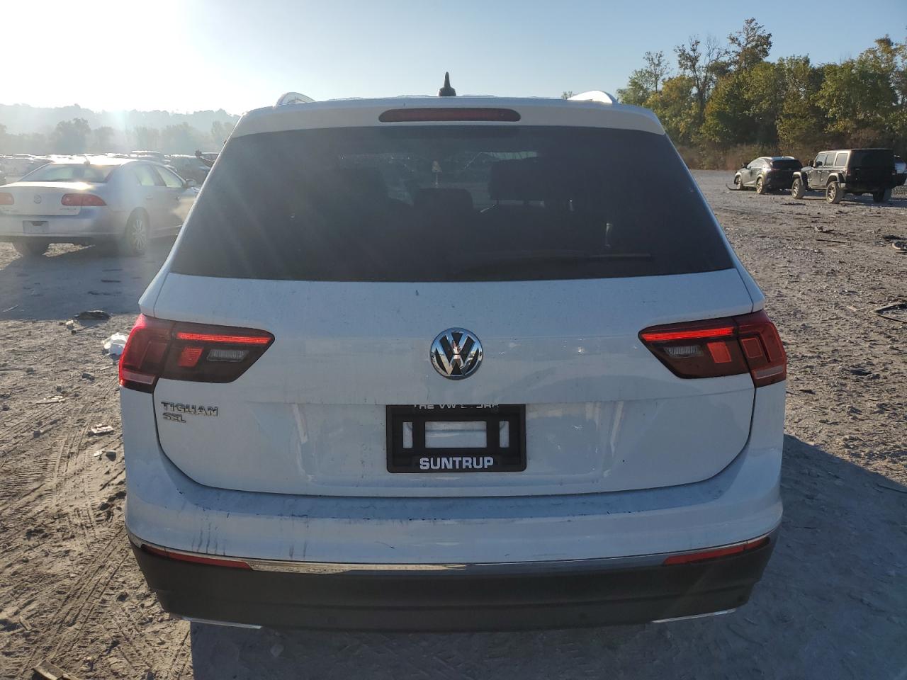 2021 VOLKSWAGEN TIGUAN SE photo 16