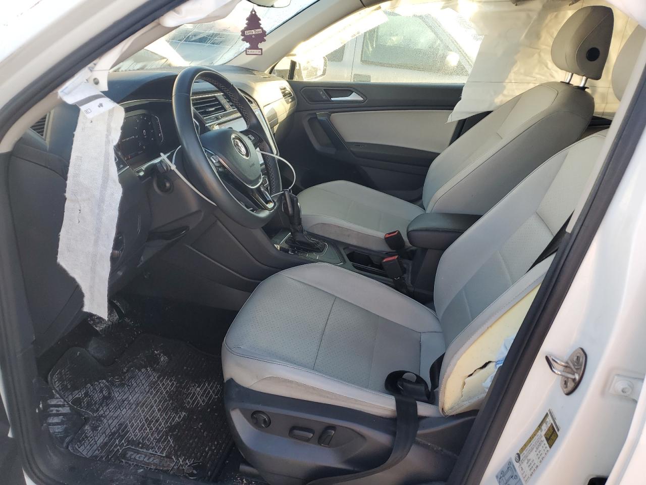 2021 VOLKSWAGEN TIGUAN SE photo 19