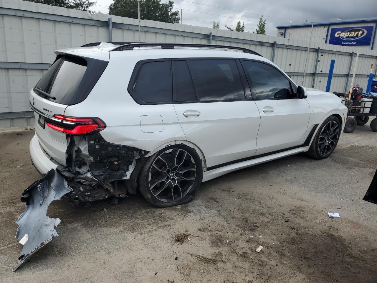 2023 BMW X7 XDRIVE40I photo 3