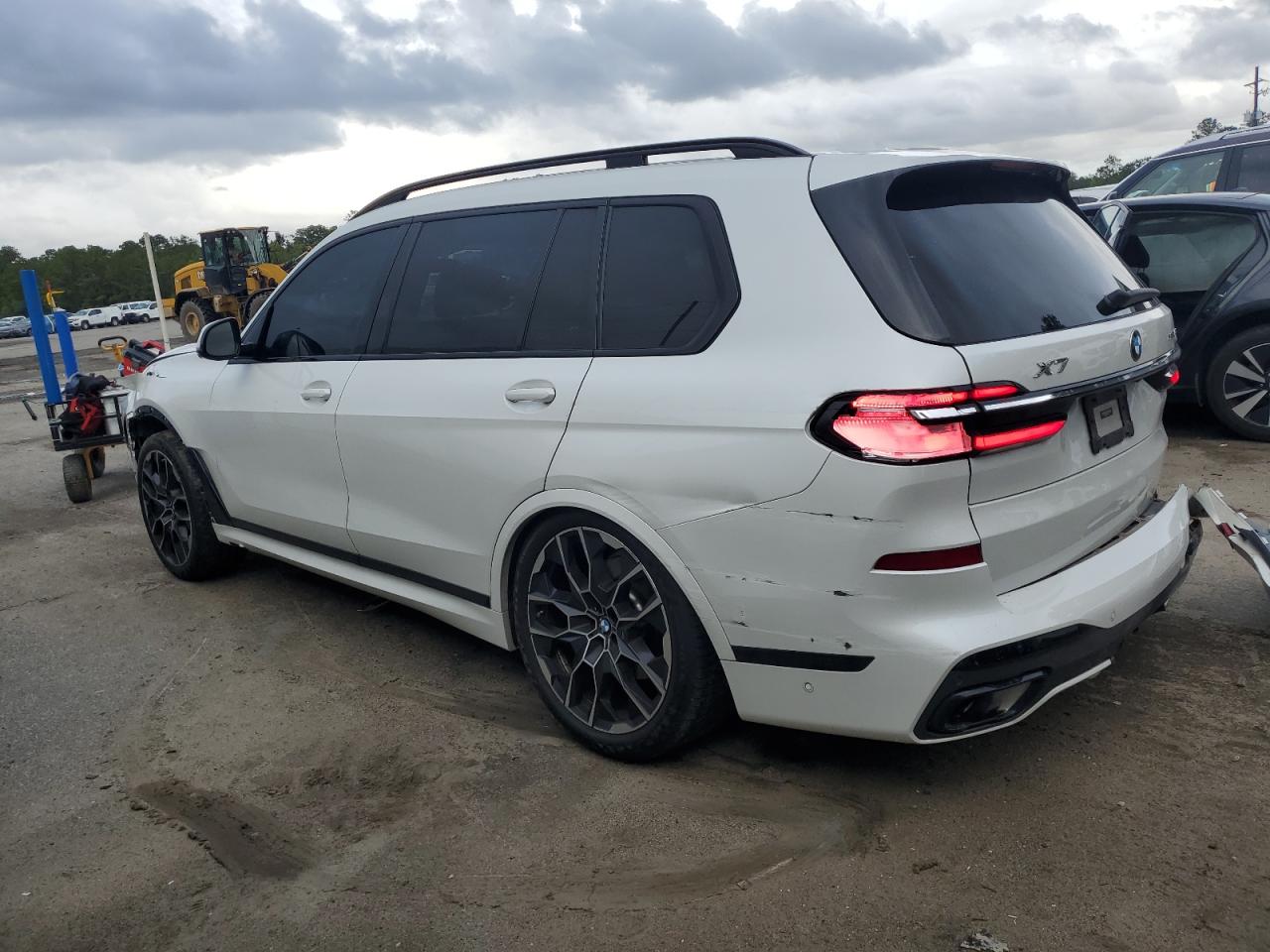 2023 BMW X7 XDRIVE40I photo 2