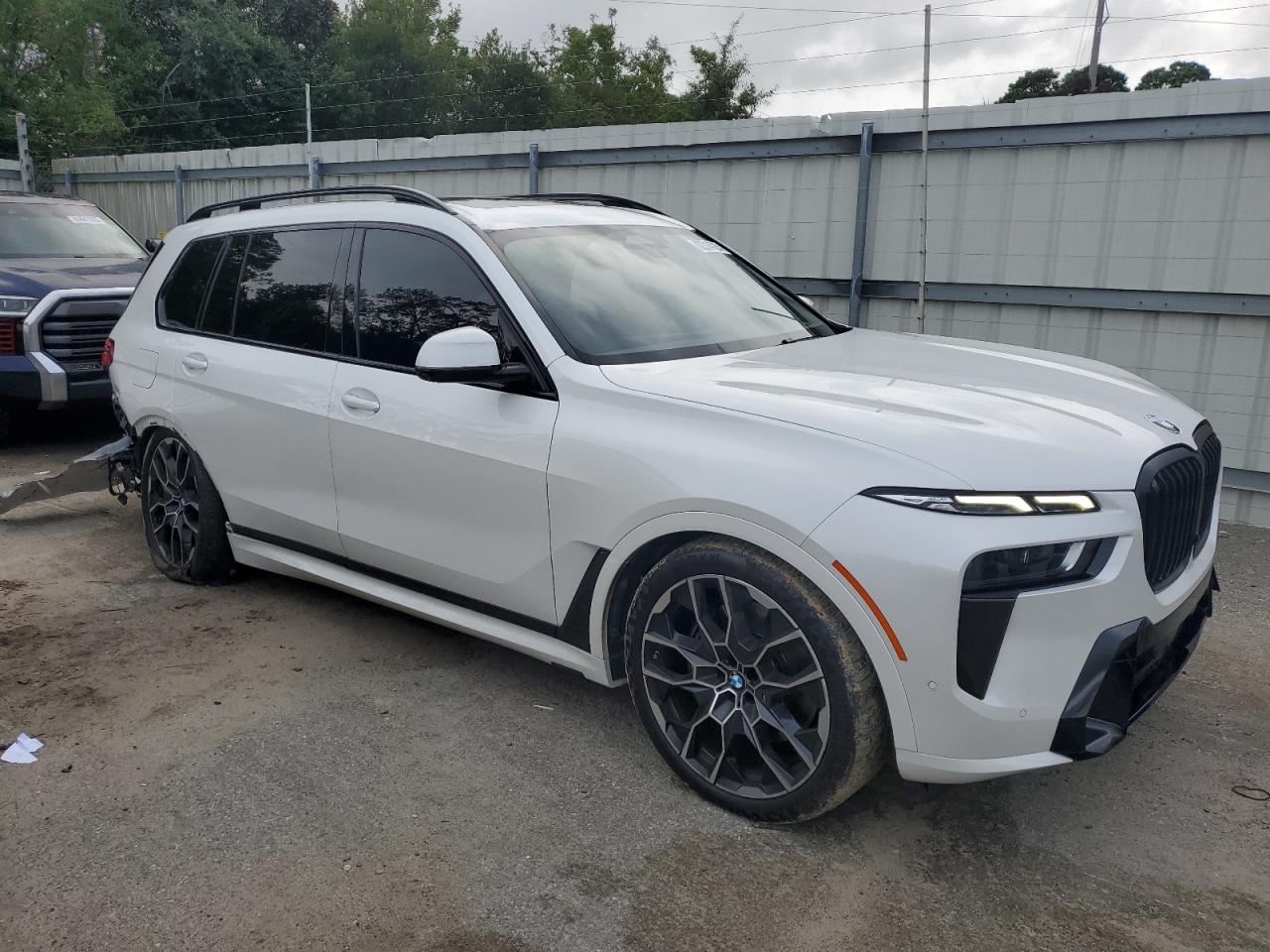 2023 BMW X7 XDRIVE40I photo 4