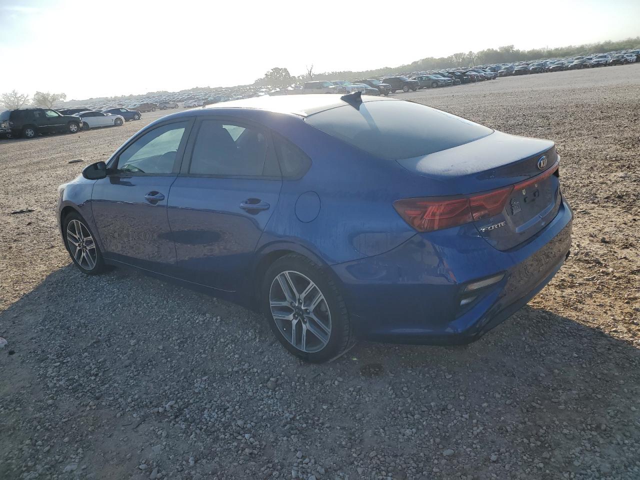 2019 KIA FORTE GT LINE photo 2
