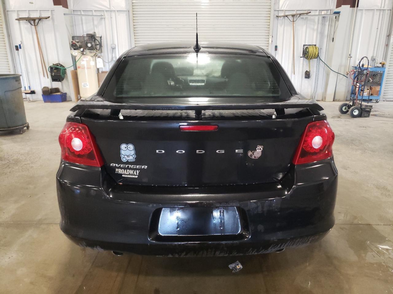 2011 DODGE AVENGER MAINSTREET photo 6