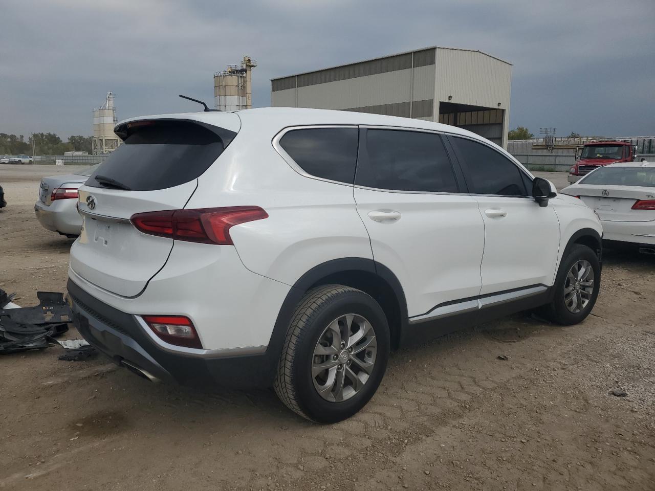 2019 HYUNDAI SANTA FE SE photo 3