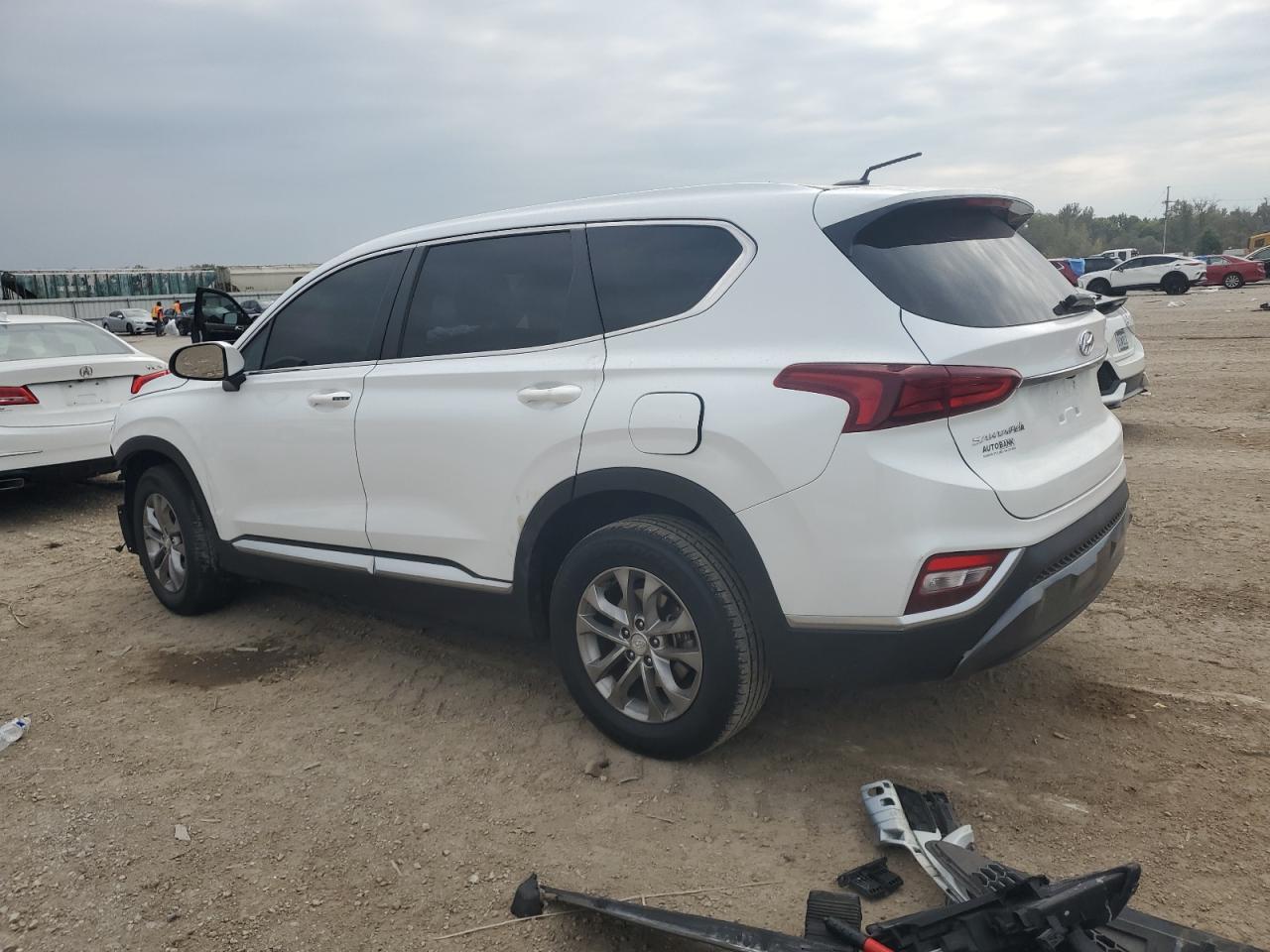 2019 HYUNDAI SANTA FE SE photo 2