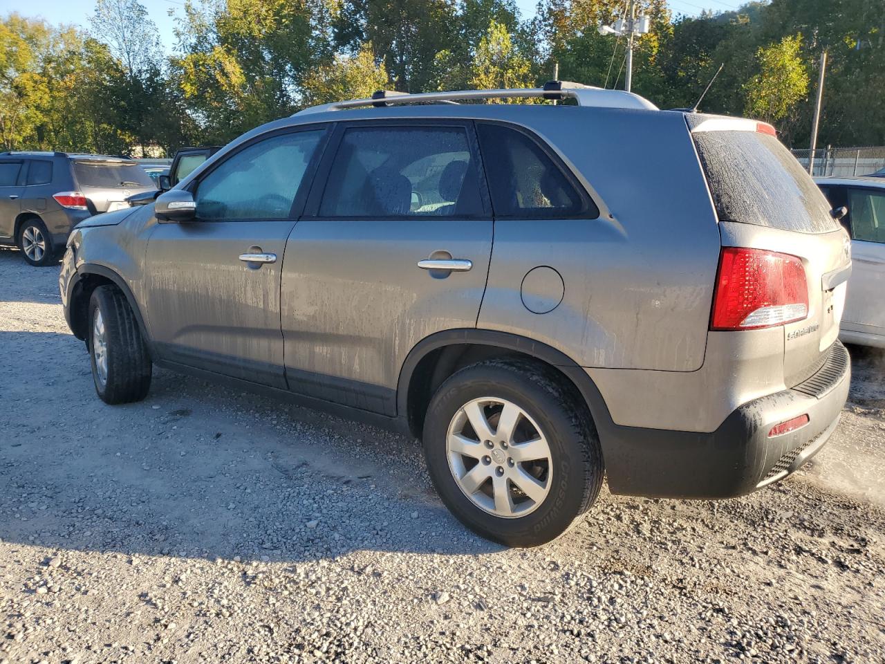 2012 KIA SORENTO BASE photo 2