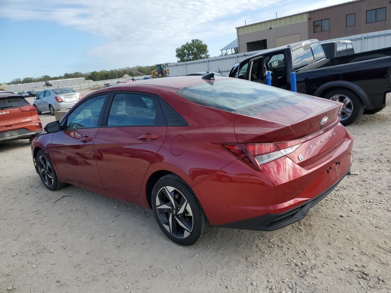 2023 HYUNDAI ELANTRA SEL photo 3