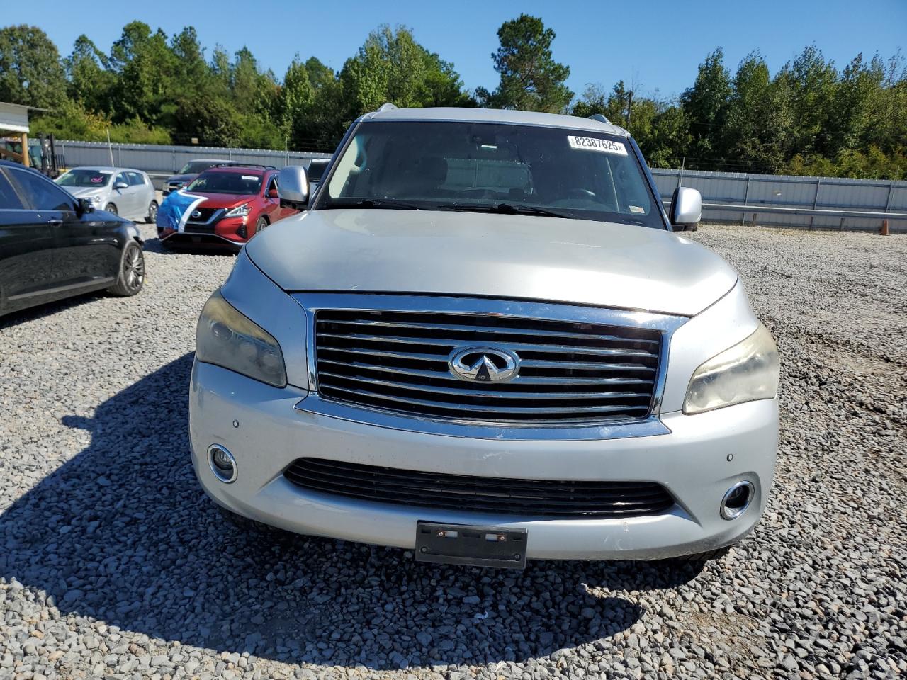 2011 INFINITI QX56 photo 5