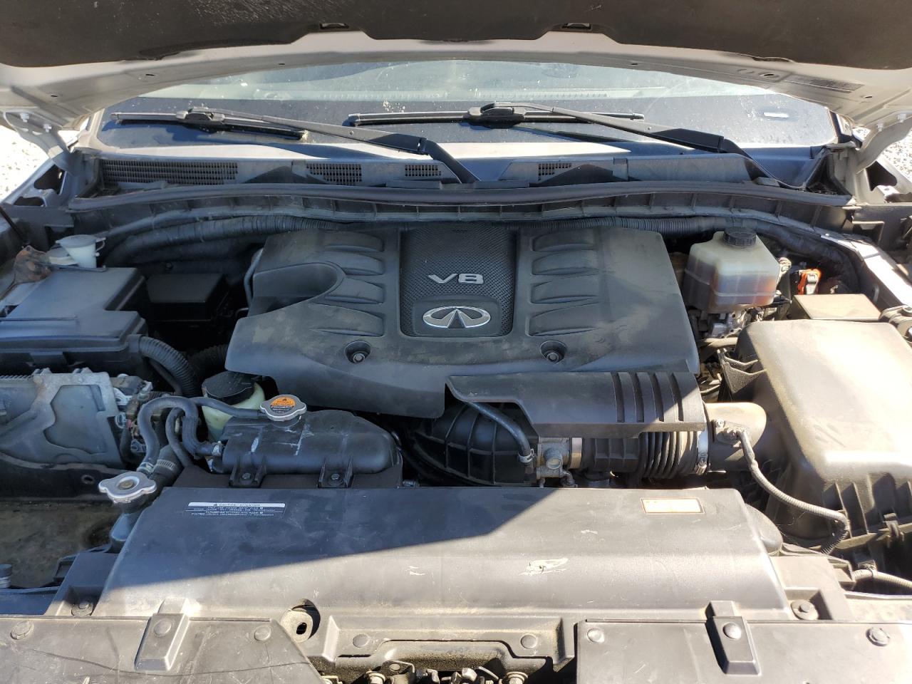 2011 INFINITI QX56 photo 12