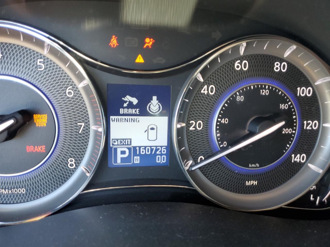 2011 INFINITI QX56 photo 9