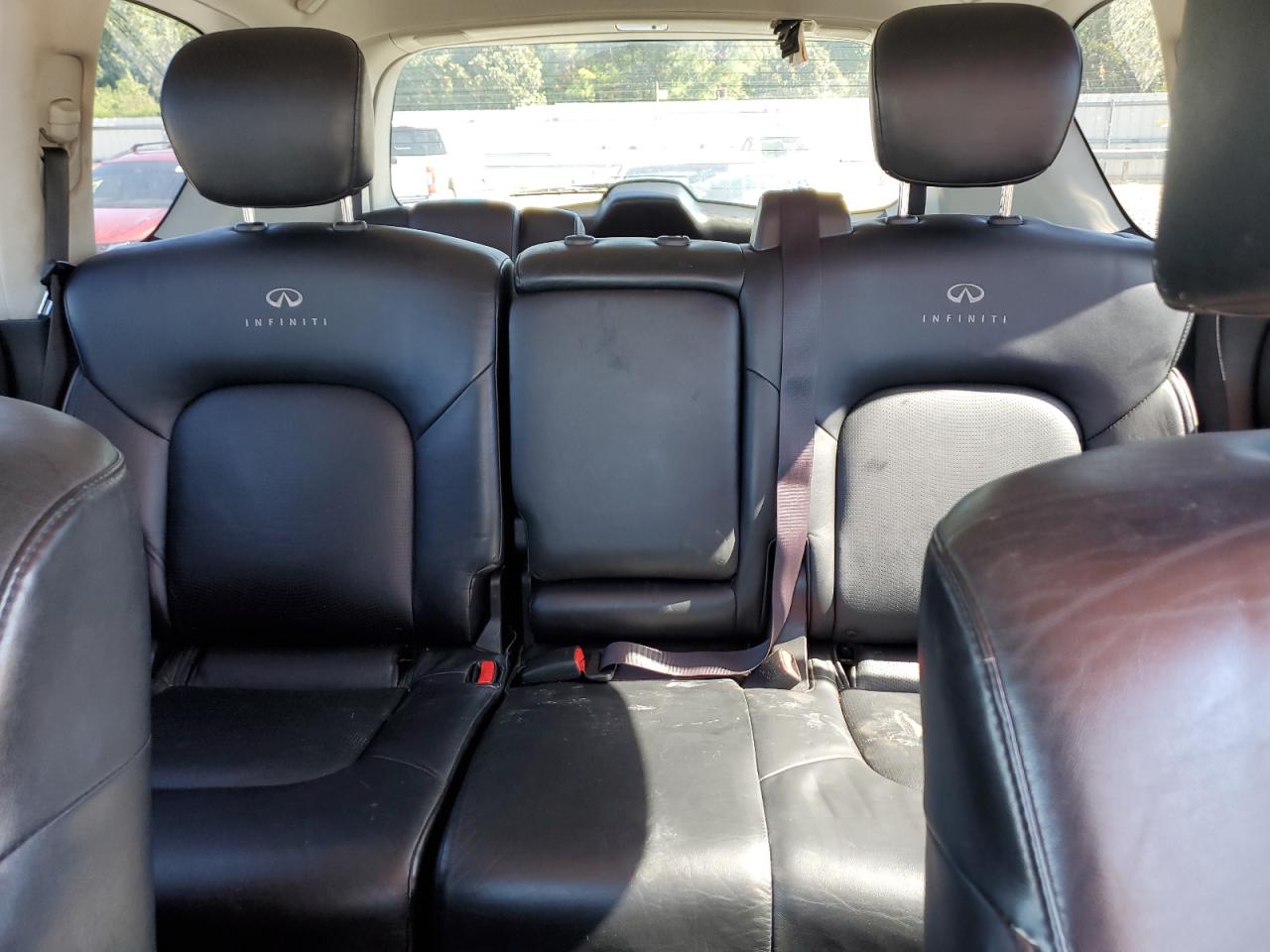 2011 INFINITI QX56 photo 10