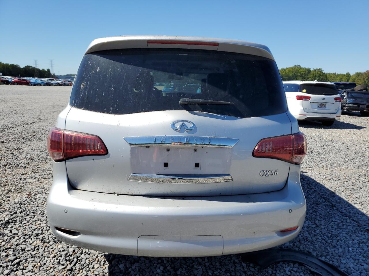 2011 INFINITI QX56 photo 6